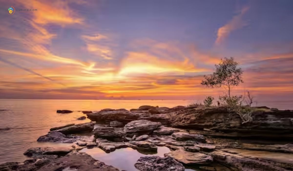 imej Tempat Menarik di Bintulu Pantai Tanjung Kidurong